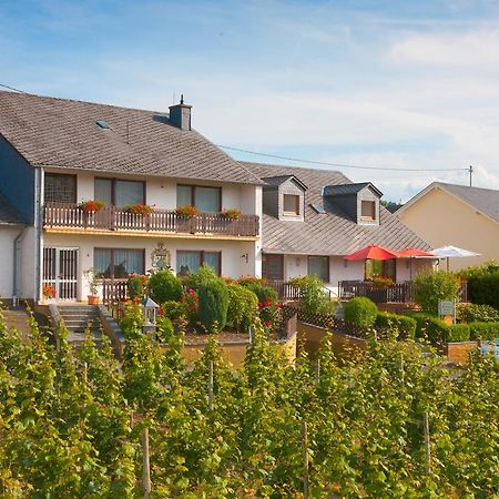 Pension Und Weingut Moselblick Brauneberg Bagian luar foto