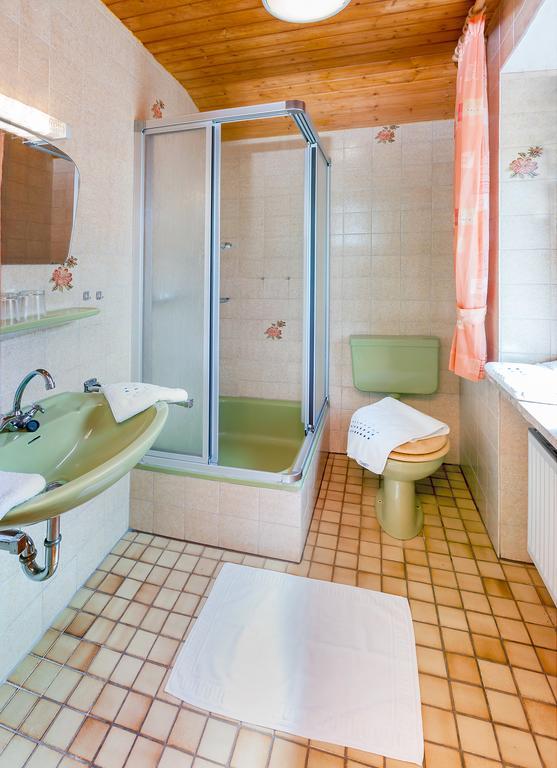 Pension Und Weingut Moselblick Brauneberg Bagian luar foto